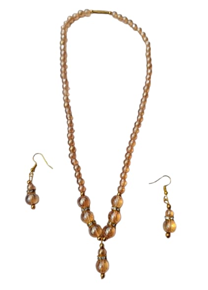 Golden pearl necklace and matching pearl drop earrings with gold hooks - M10