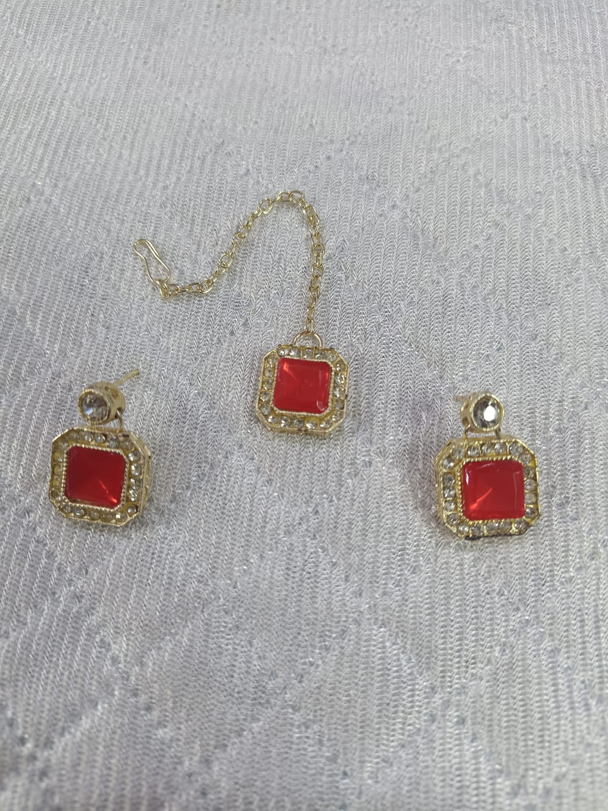 Prikasa pearl red and golden kundan choker set with earrings and maang tika - M32