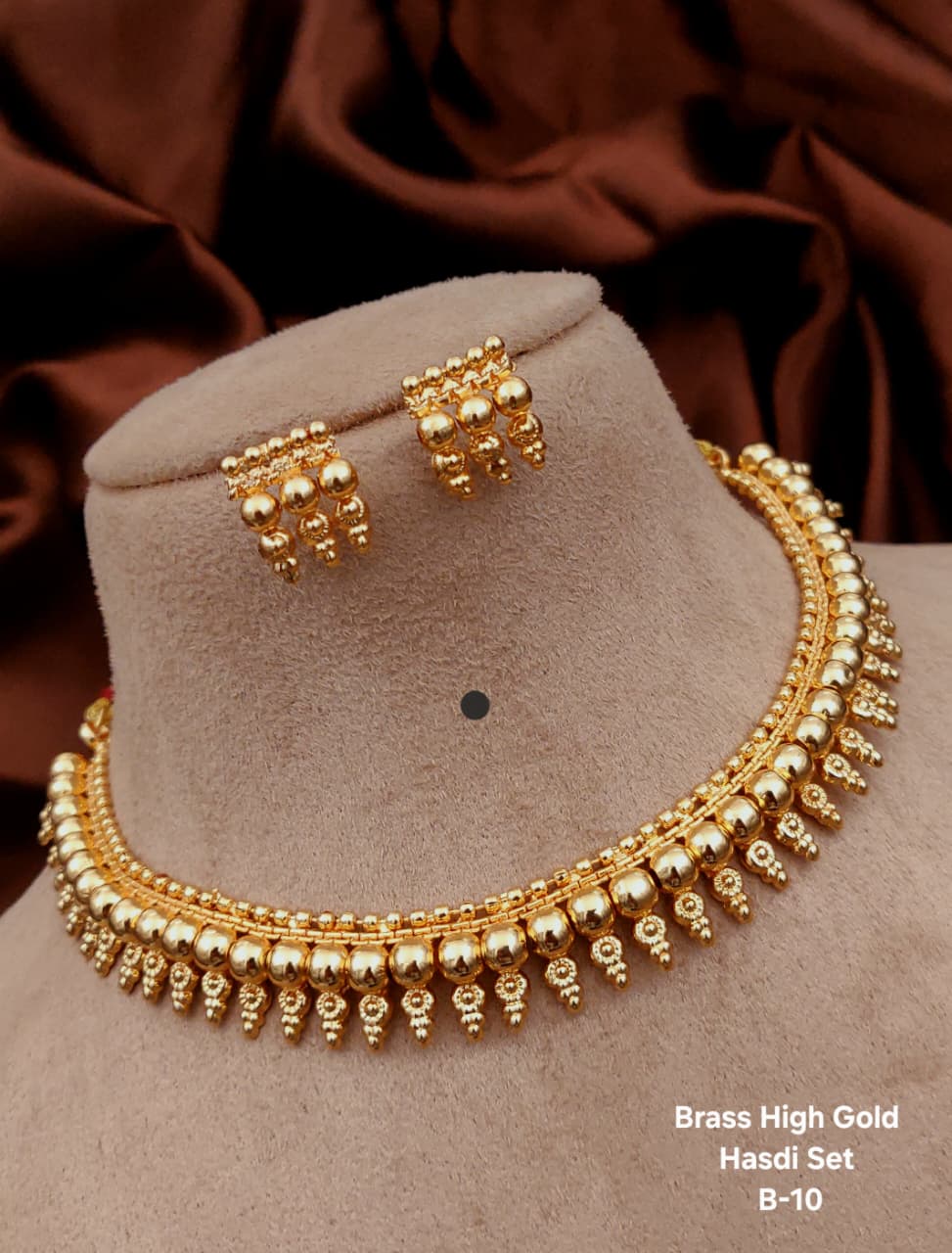 Brass base beautiful Necklace set with matching earrings