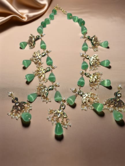 Elegant Green Stone & Pearl Cluster Necklace with Gold-Tone Detailing